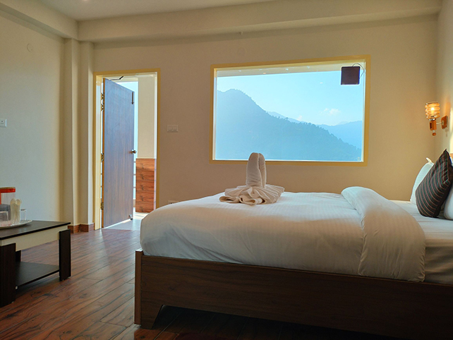 Couple friendly hotel room in Dwarka Sector 9 at Kuber Residency